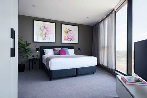 The Chen - Art Series - Accommodation Rockhampton 8
