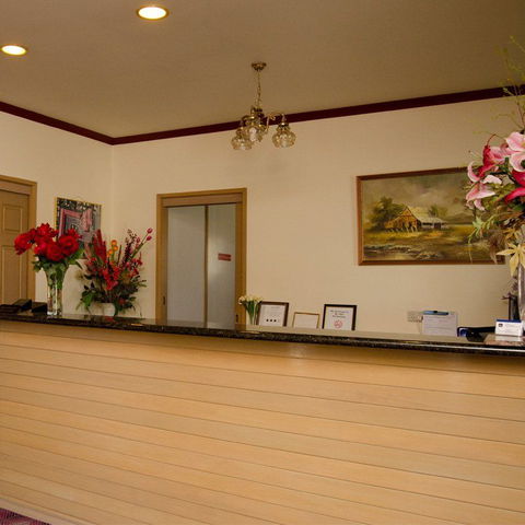 Pines Country Club Motor Inn - Accommodation Rockhampton 1
