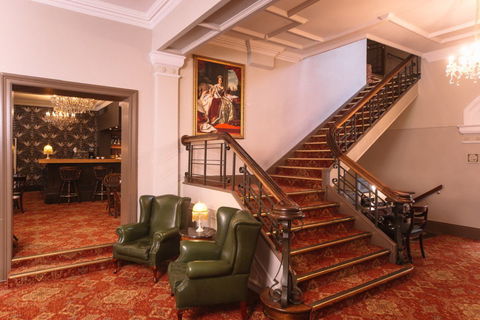 Hadley's Orient Hotel - Accommodation Rockhampton 2