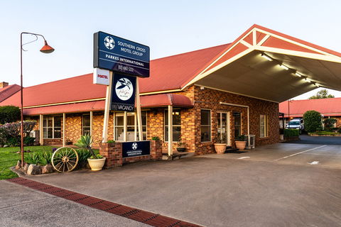 Parkes International - Accommodation Rockhampton 0