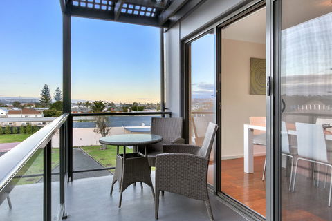 Bellevue On The Lakes - Accommodation Rockhampton 1
