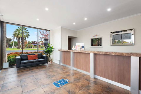 Comfort Inn Deakin Palms - Accommodation Rockhampton 0