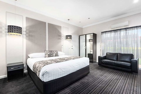 Comfort Inn Deakin Palms - Accommodation Rockhampton 1
