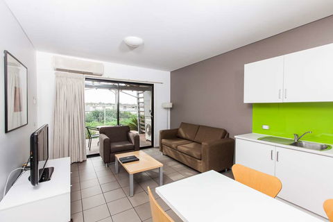 Majestic Oasis Apartments - Accommodation Rockhampton 2