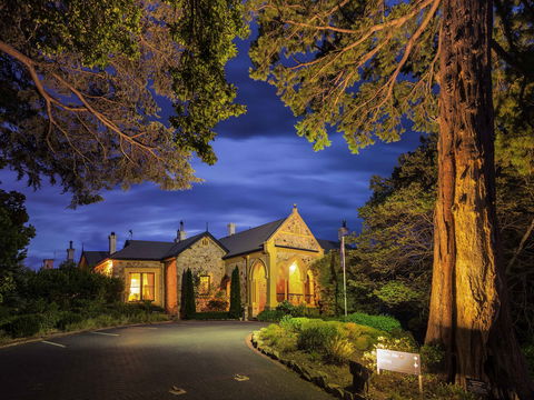 Mount Lofty House - Accommodation Rockhampton 0