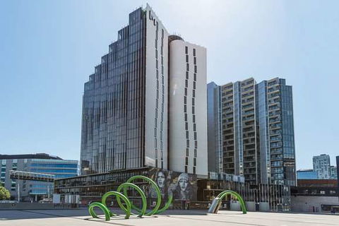 Peppers Docklands - Accommodation Rockhampton 0