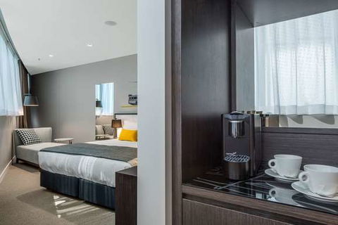 Peppers Docklands - Accommodation Rockhampton 2
