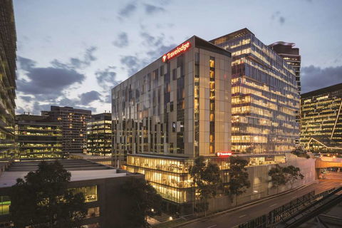 Travelodge Melbourne Docklands - Accommodation Rockhampton 0