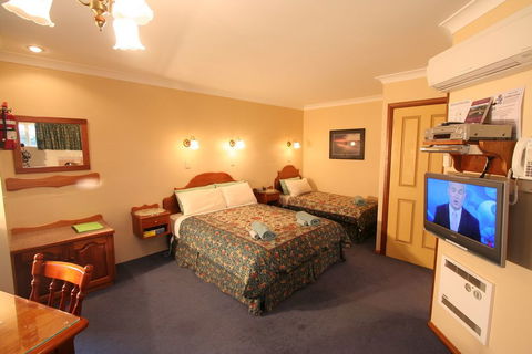 Swansea Cottages - Accommodation Rockhampton 2