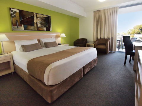 Oaks Gateway On Palmer - Accommodation Rockhampton 2
