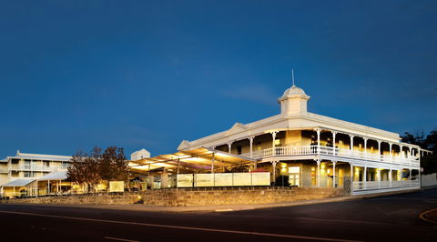 Tradewinds Hotel - Accommodation Rockhampton 0