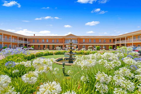 Comfort Inn & Suites King Avenue - Accommodation Rockhampton 1