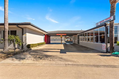 Econo Lodge Moree Spa Motor Inn - Accommodation Rockhampton 1