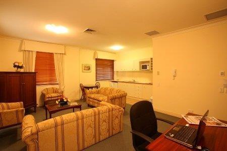 ULTIQA Rothbury Hotel - Accommodation Rockhampton 5