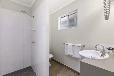 Econo Lodge Beachside - Accommodation Rockhampton 16
