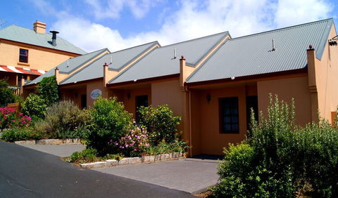 Meredith House And Mews - Accommodation Rockhampton 0