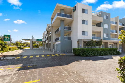 Quality Suites Pioneer Sands - Accommodation Rockhampton 2