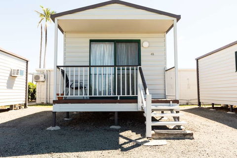 Hotel Settlers - Accommodation Rockhampton 0