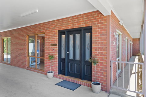 Burke & Wills Motor Inn - Accommodation Rockhampton 2