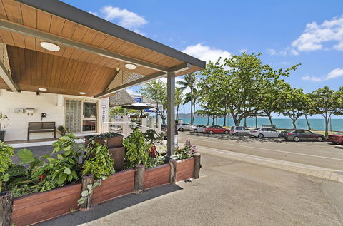 Beach House Motel - Accommodation Rockhampton 0