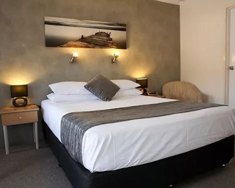 Bella Villa Motor Inn - Accommodation Rockhampton 0