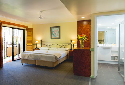 Palm Royale Cairns - Accommodation Rockhampton 1