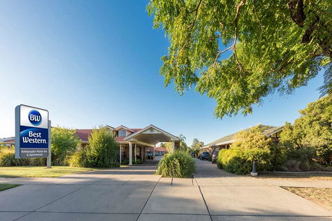 Best Western Ambassador Inn - Accommodation Rockhampton 0