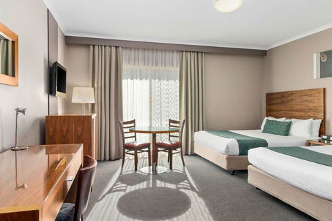 Quality Hotel Dickson - Accommodation Rockhampton 1