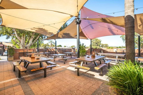Nightcap at Wanneroo Tavern - Accommodation Rockhampton 1
