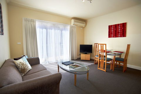 Quest On St Kilda Rd - Accommodation Rockhampton 2