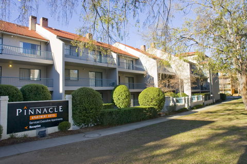 Pinnacle Apartments - Accommodation Rockhampton 0