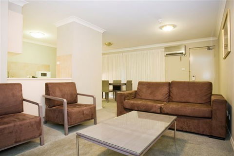 Pinnacle Apartments - Accommodation Rockhampton 2