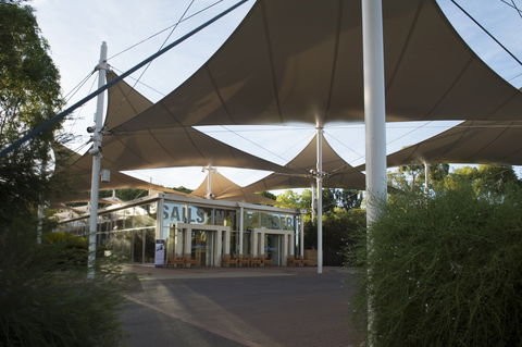 Sails In The Desert Hotel - Accommodation Rockhampton 1