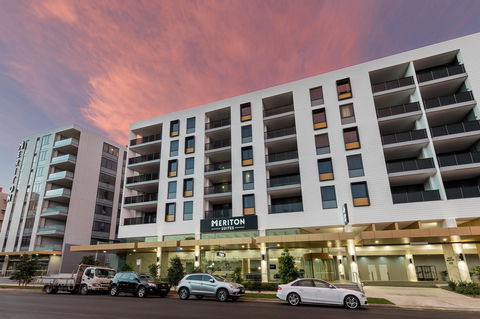 Meriton Suites Sydney Airport - Accommodation Rockhampton 1