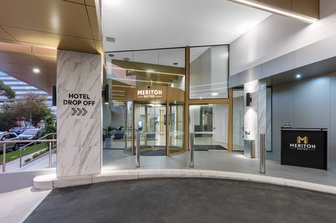 Meriton Suites Sydney Airport - Accommodation Rockhampton 2