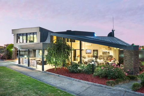 Best Western Mahoneys Motor Inn - Accommodation Rockhampton 1