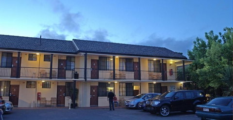 Country Plaza Queanbeyan - Accommodation Rockhampton 1