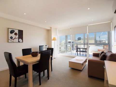 IStay Precinct - Accommodation Rockhampton 2