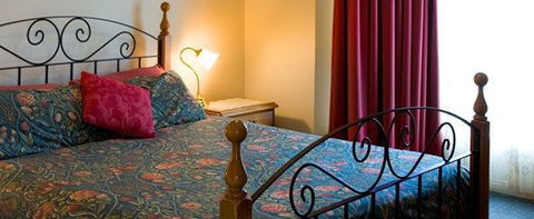 John Pirie Motor Inn - Accommodation Rockhampton 0