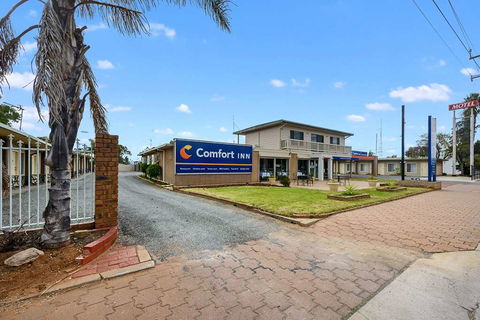 Comfort Inn Flinders On Main - Accommodation Rockhampton 0