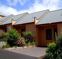 Meredith House and Mews - Accommodation Rockhampton