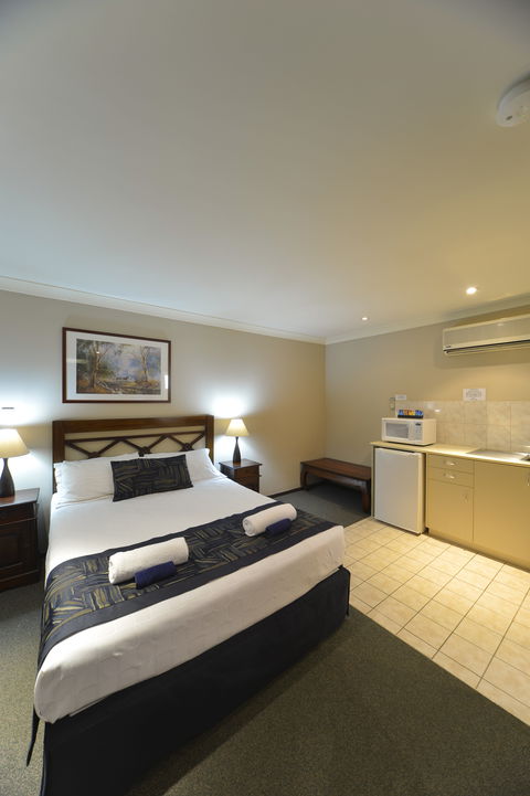 Wattle Grove Motel - Accommodation Rockhampton 2