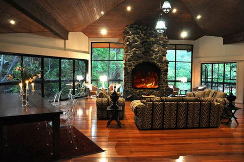 Escarpment Retreat - Accommodation Rockhampton 1
