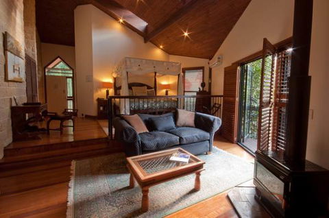 Escarpment Retreat - Accommodation Rockhampton 2