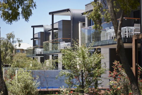 Aqua Resort - Accommodation Rockhampton 0