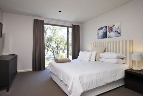 Aqua Resort - Accommodation Rockhampton 1