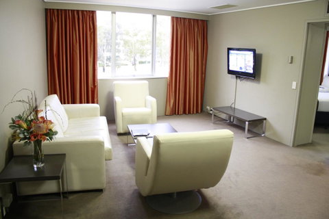 Pavilion On Northbourne - Accommodation Rockhampton 5