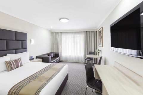 Garden City Hotel, Best Western Signature Collection - Accommodation Rockhampton 0