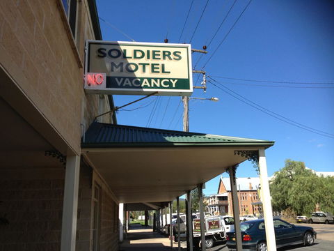 Soldiers Motel - Accommodation Rockhampton 0