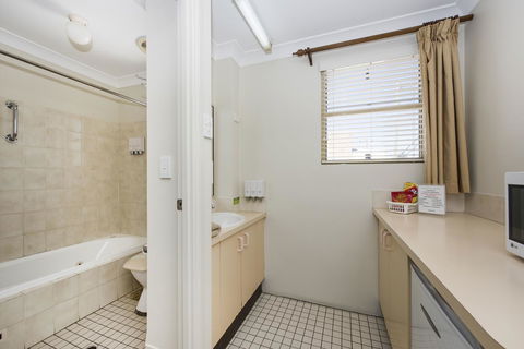 Soldiers Motel - Accommodation Rockhampton 7